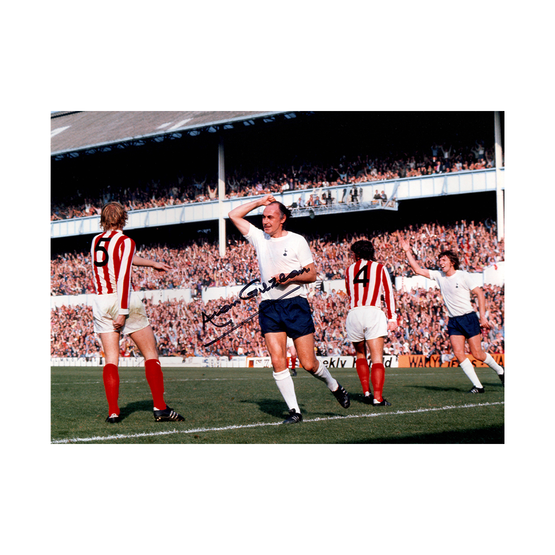 Alan Gilzean Signed Tottenham Hotspur 16x12 Image