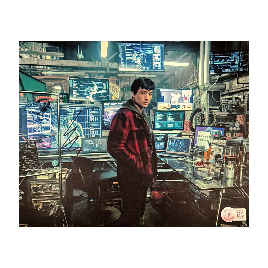 Ezra Miller Signed The Flash 10x8 Image 1 (Beckett)