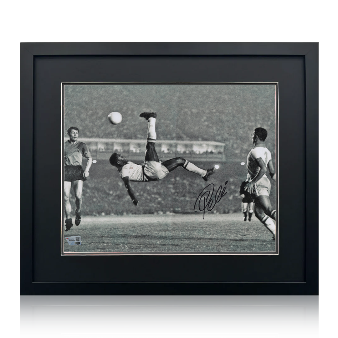 Pele Signed Brazil 14x11 Deluxe Mount Frame (Fanatics)