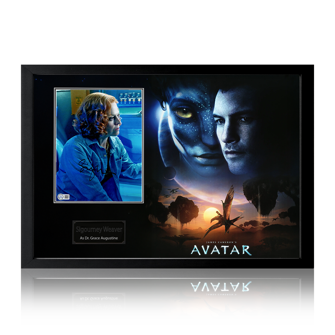 Sigourney Weaver Signed Avatar Image Iconic Frame (AFTAL Authentication)