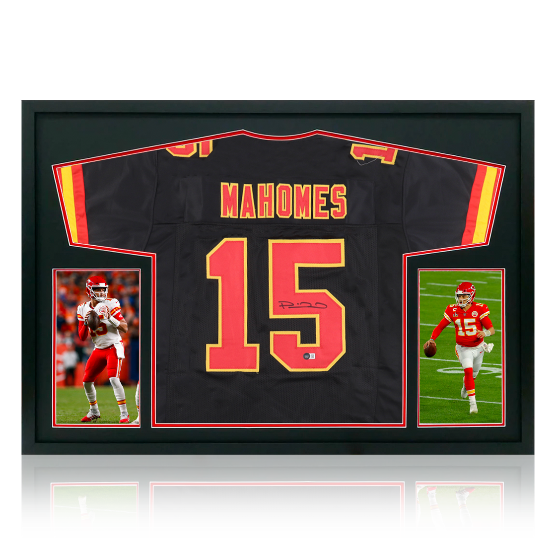 Patrick Mahomes Signed Kansas City Chiefs Black Jersey Display (Beckett)